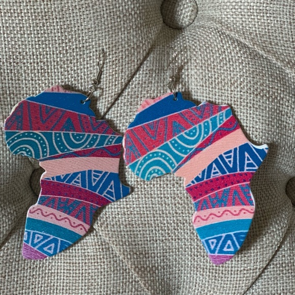 Handcrafted African Map Earrings - Picture 8 of 8